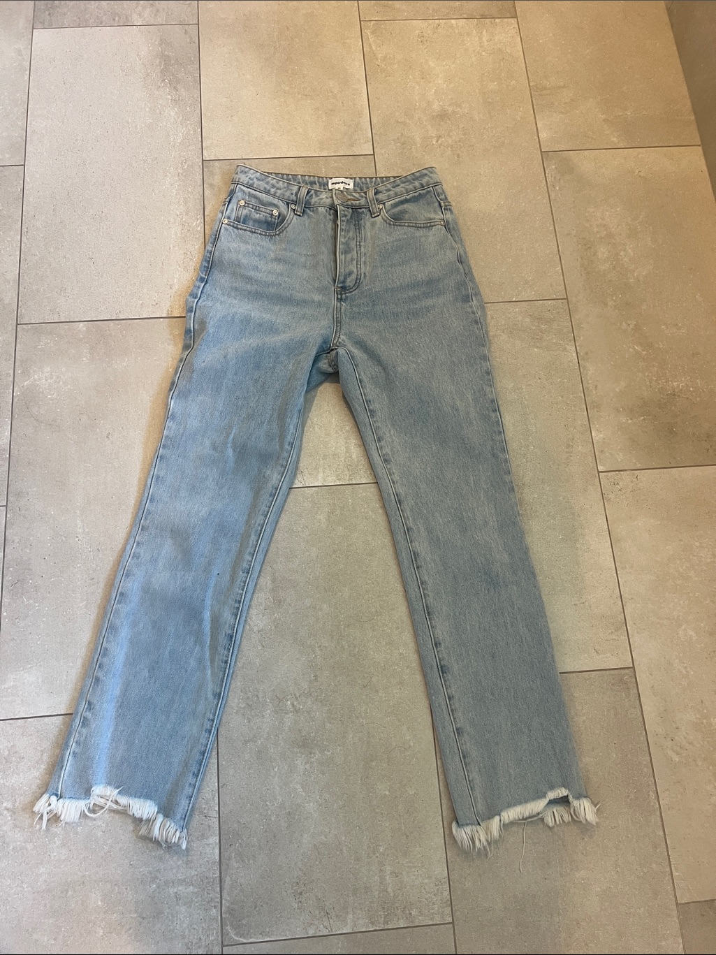 Superdown Light Wash High-Rise Women’s Jeans With Frayed Hem Size 28